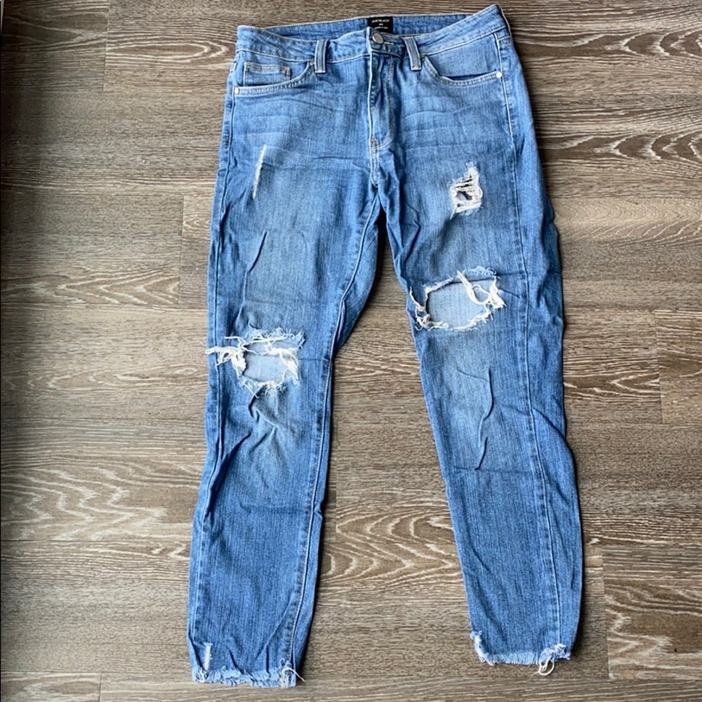 High rise ripped skinny jeans
